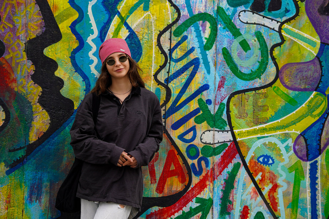Basecap in Urban Style trifft auf Streetart – WEROR Beanies im RAW-Gelände Berlin
